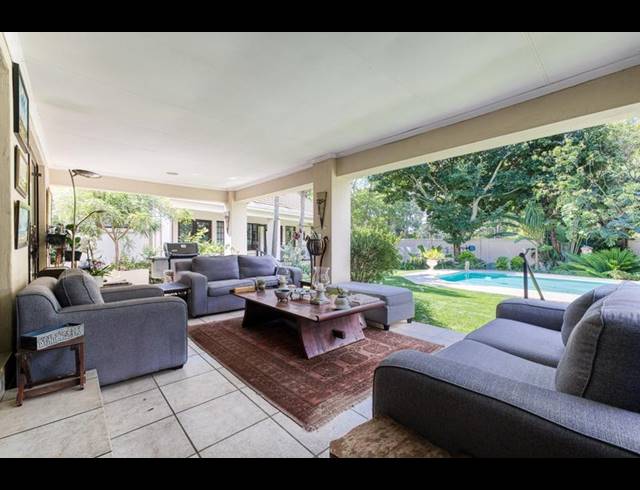 7 BEDROOM HOUSE FOR SALE IN BRYANSTON